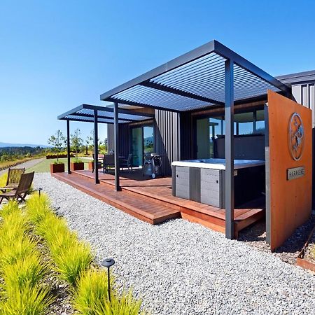 Harakeke Boutique Accommodation Mahana ภายนอก รูปภาพ