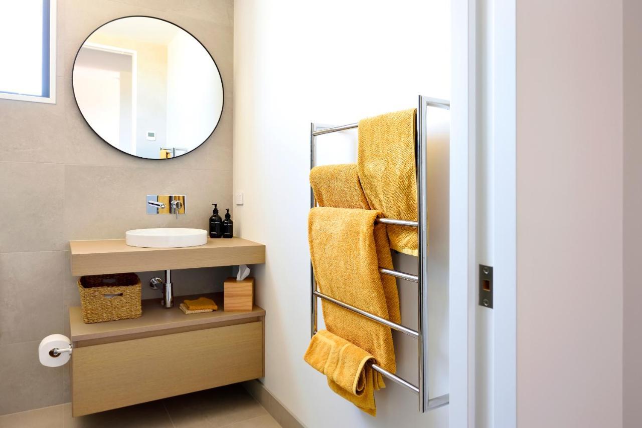Harakeke Boutique Accommodation Mahana ภายนอก รูปภาพ